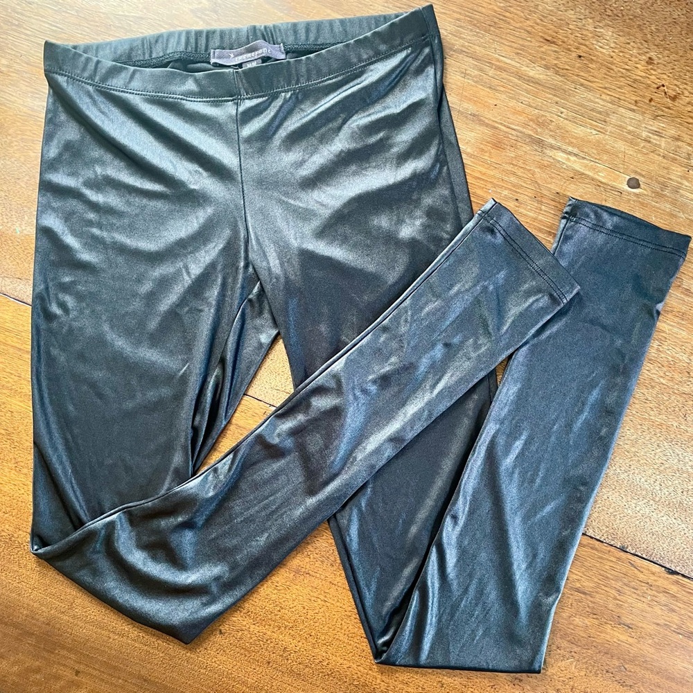 Sexy black shiny leggings